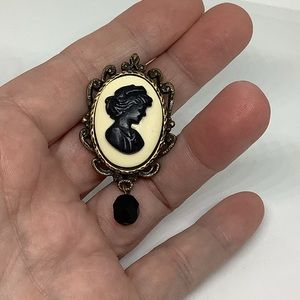 Antique Brass Cream & Black Cameo Pin